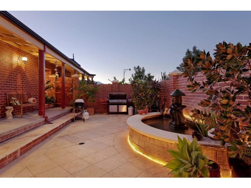 16 Cherub Terrace, Atwell WA 6164