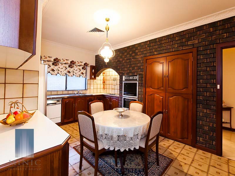 17 Deverell Way, Bentley WA 6102