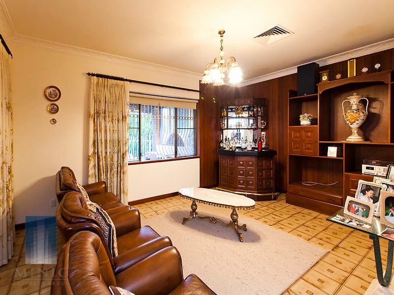 17 Deverell Way, Bentley WA 6102