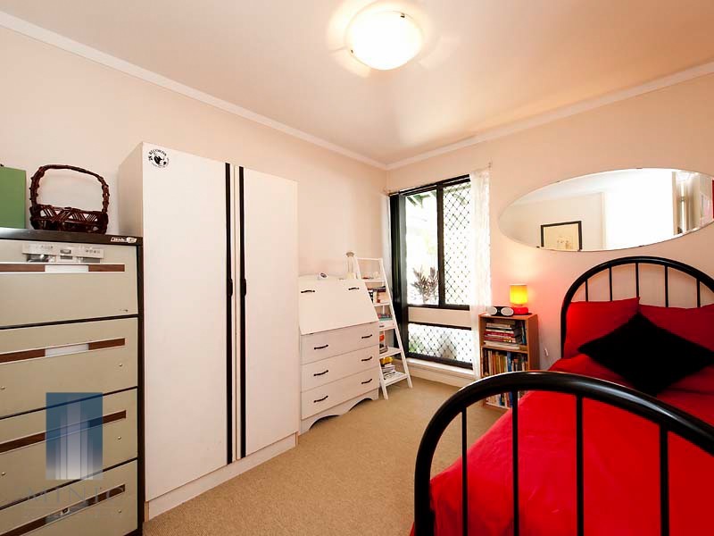 66 Manning Road, Wilson WA 6107