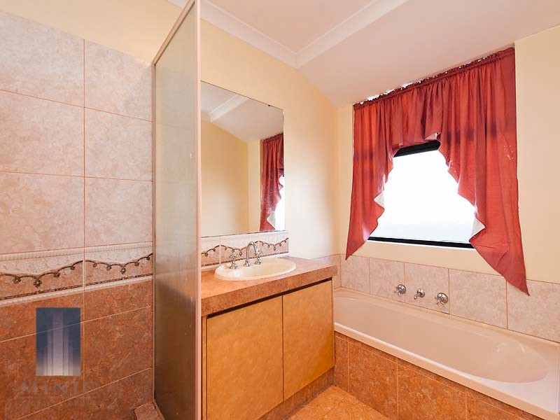 5 Nunton Place, Port Kennedy WA 6172