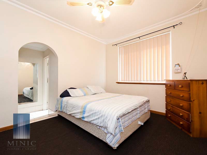 15 Pembury Road, Thornlie WA 6108