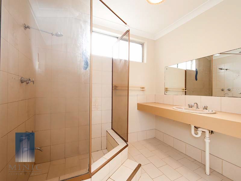 15 Pembury Road, Thornlie WA 6108