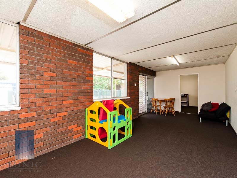15 Pembury Road, Thornlie WA 6108