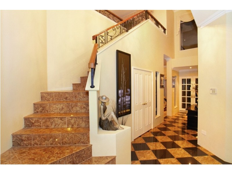 8 Crest Avenue, Mount Pleasant WA 6153