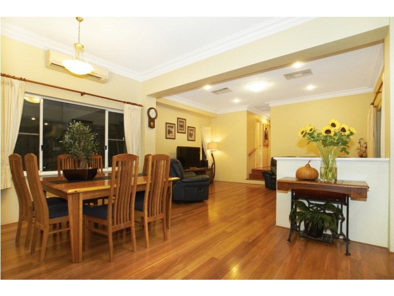 8 Crest Avenue, Mount Pleasant WA 6153