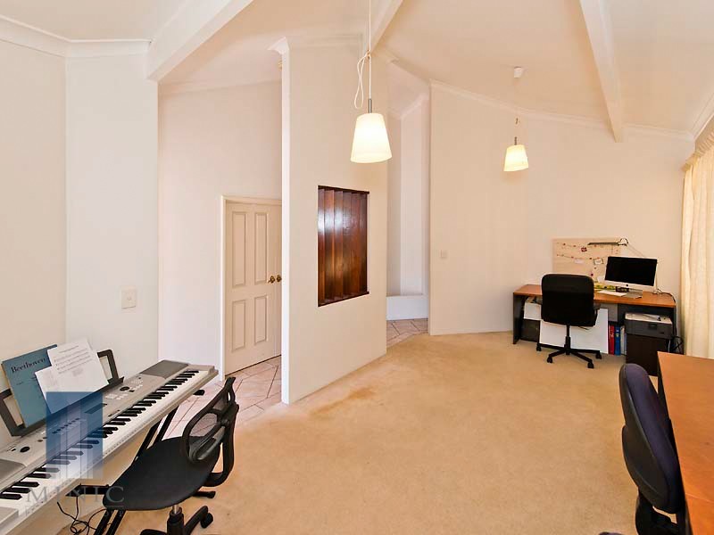 30 Andrews Road, Wilson WA 6107