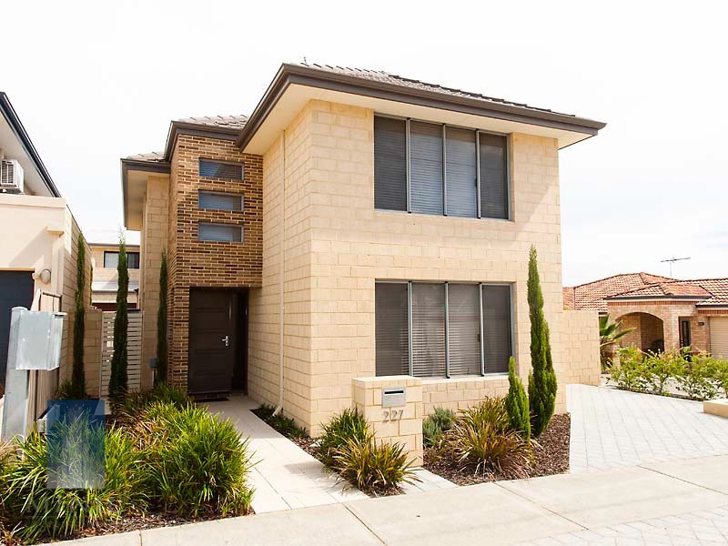 227 Huntriss Road, Doubleview WA 6018