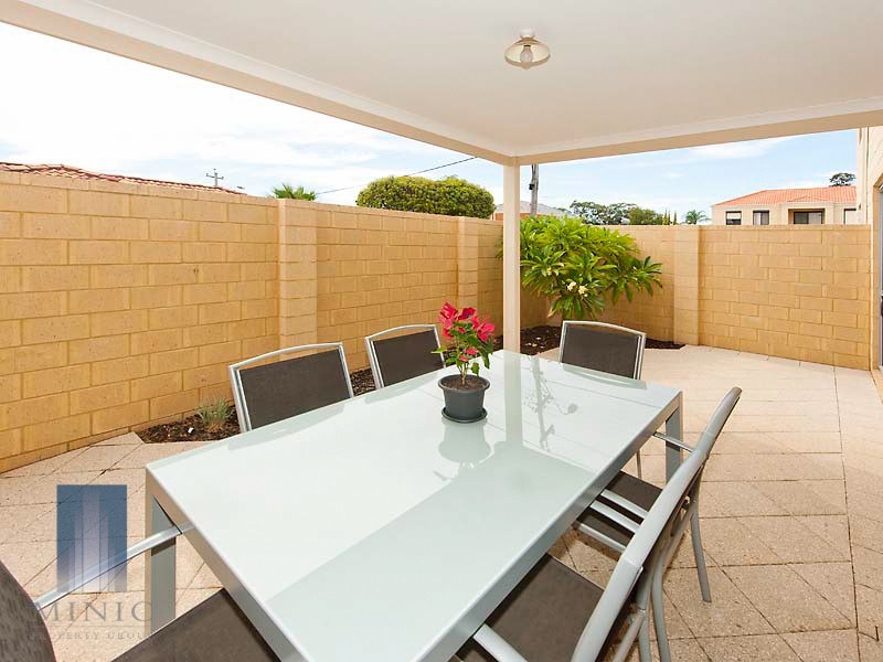 227 Huntriss Road, Doubleview WA 6018