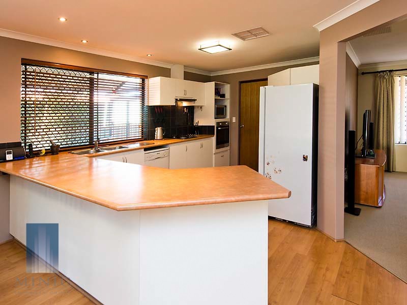 28 Woodside Loop, Beckenham WA 6107