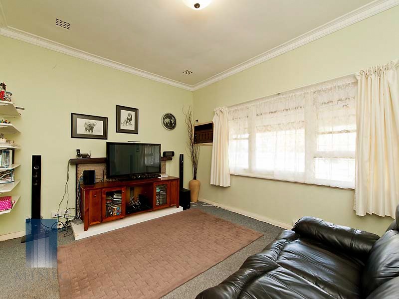 1 Jubilee Street, Beckenham WA 6107
