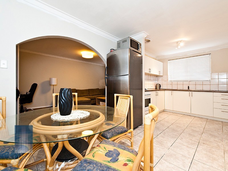 4 Bow Street, Wilson WA 6107