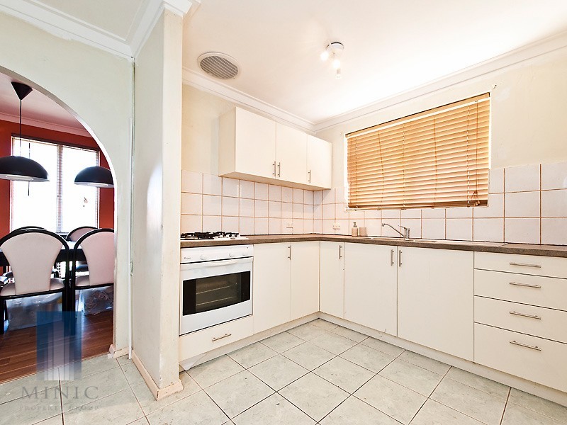 4 Bow Street, Wilson WA 6107