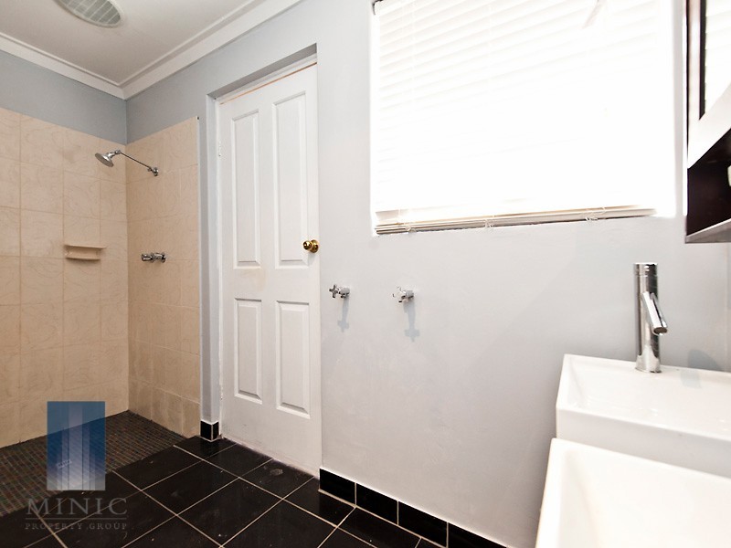 4 Bow Street, Wilson WA 6107