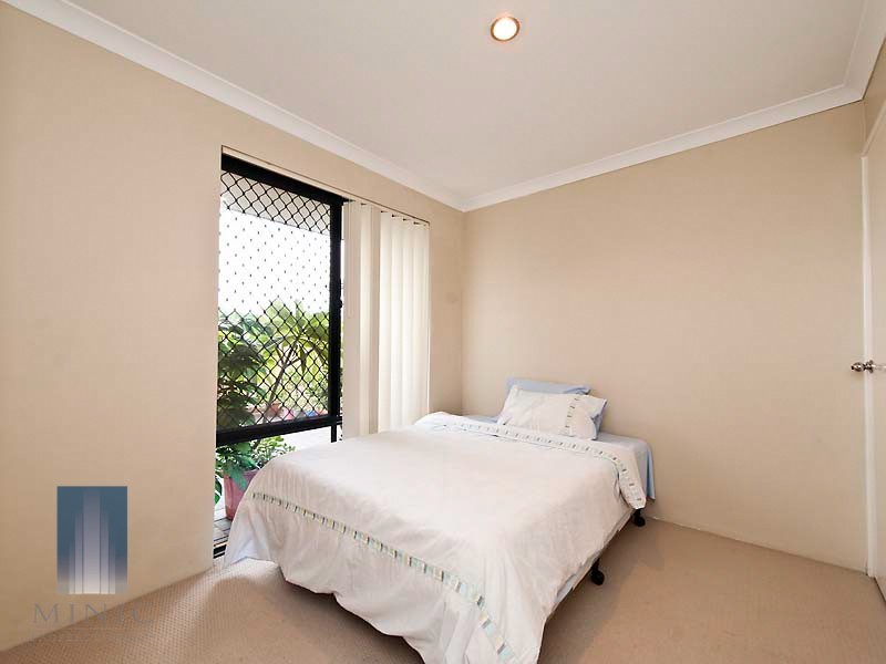 1/1-3 Clarke Street, East Cannington WA 6107