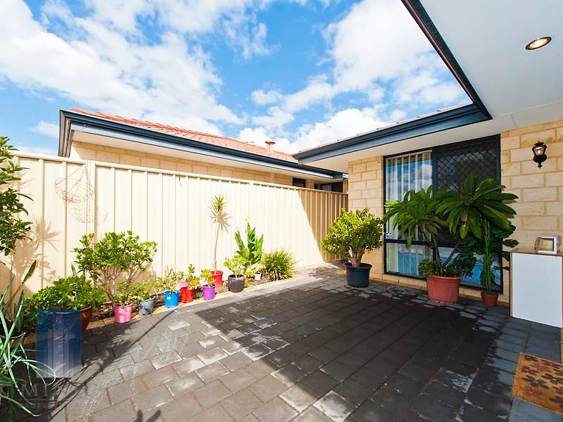 1/1-3 Clarke Street, East Cannington WA 6107