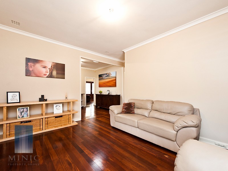 18 Treeby Street, Coolbellup WA 6163