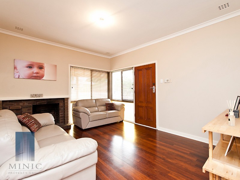 18 Treeby Street, Coolbellup WA 6163