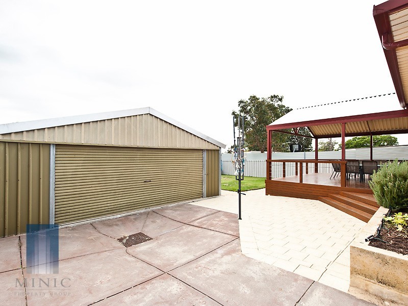 18 Treeby Street, Coolbellup WA 6163