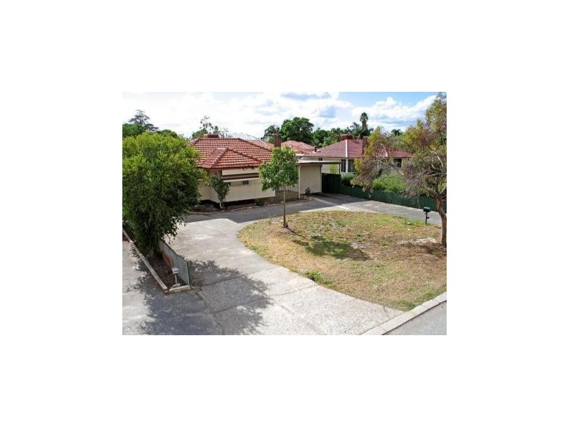 43 Barnsley Street, Queens Park WA 6107