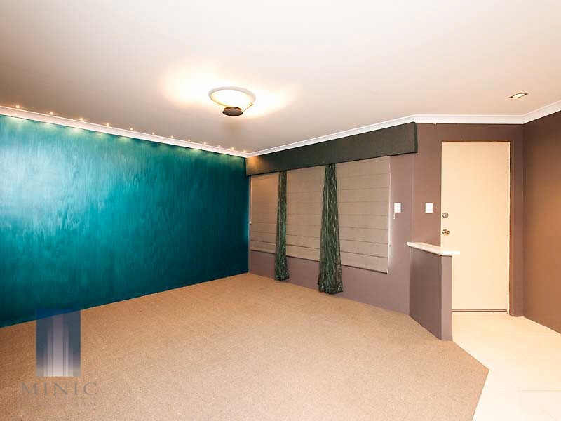 61 Bruce Road, Wattle Grove WA 6107