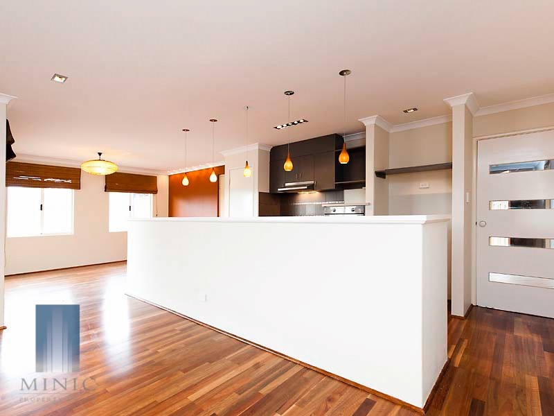 61 Bruce Road, Wattle Grove WA 6107