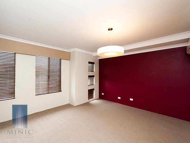 61 Bruce Road, Wattle Grove WA 6107