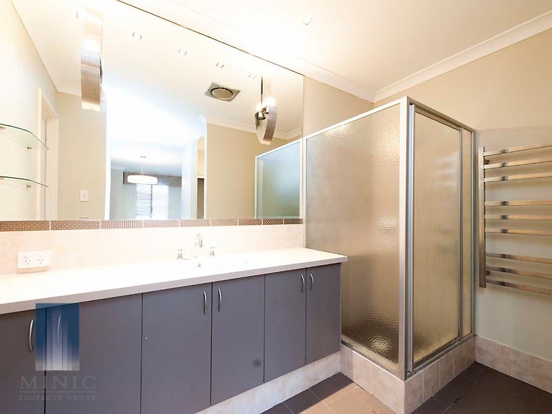 61 Bruce Road, Wattle Grove WA 6107