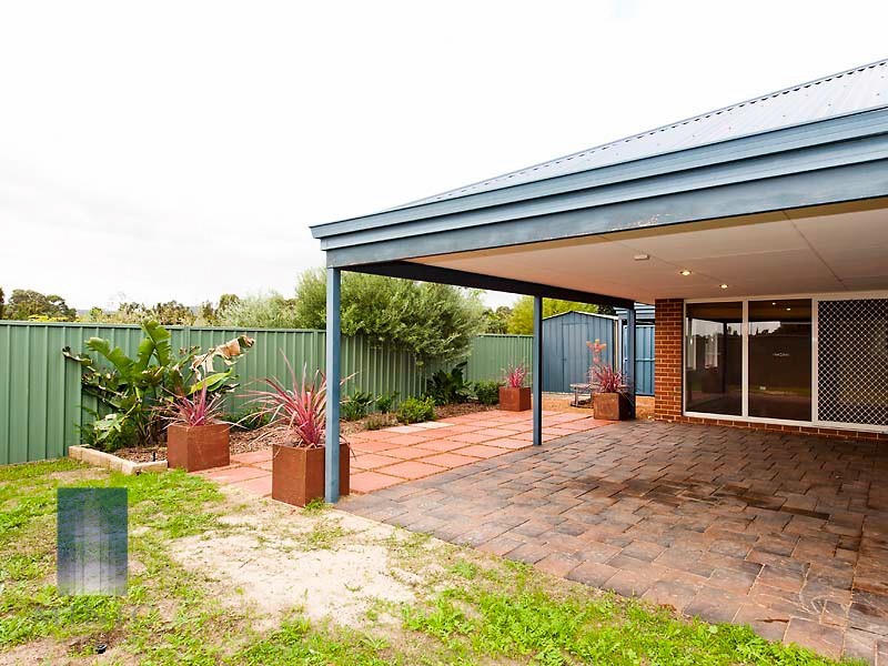 61 Bruce Road, Wattle Grove WA 6107