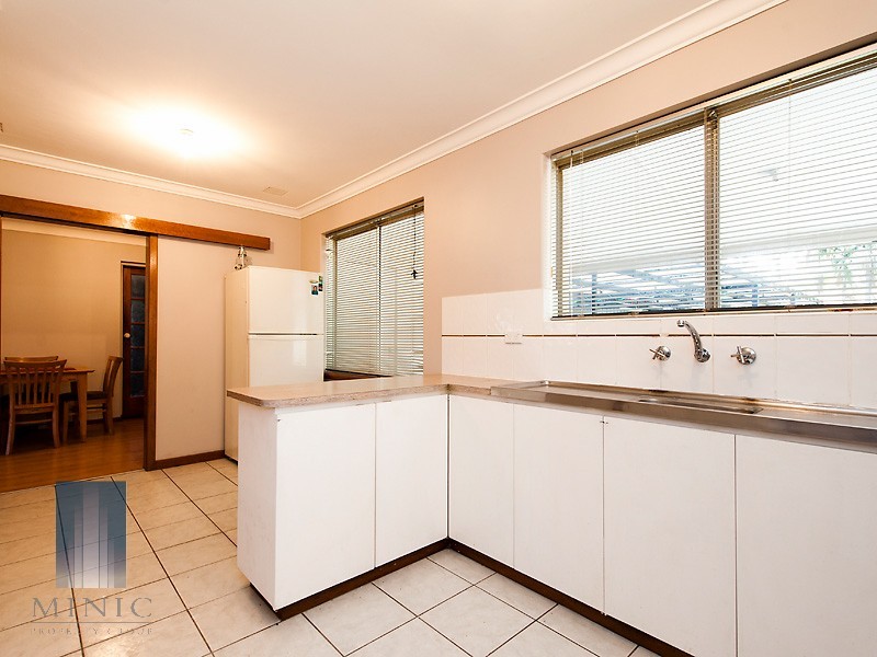 35 Lowth Road, Beckenham WA 6107