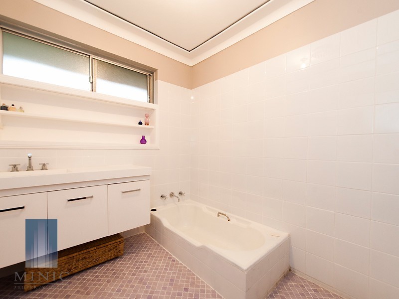 35 Lowth Road, Beckenham WA 6107