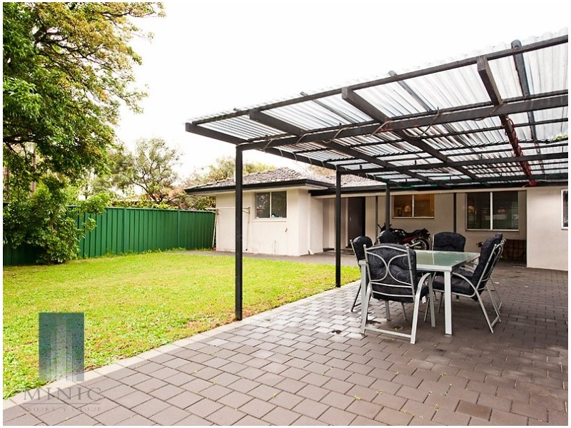 35 Lowth Road, Beckenham WA 6107