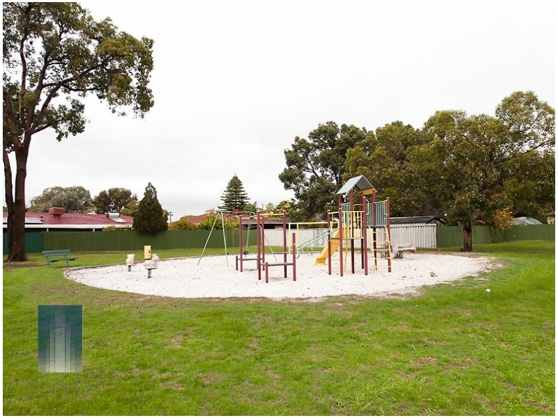 35 Lowth Road, Beckenham WA 6107