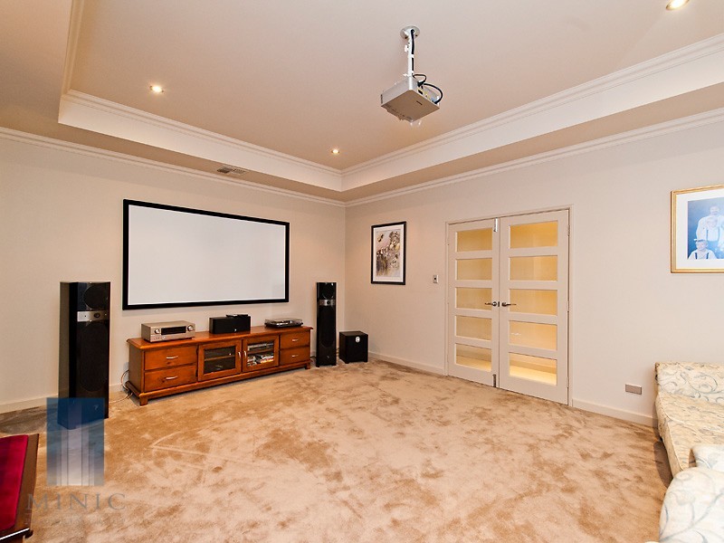 106 Barbican Street East, Shelley WA 6148