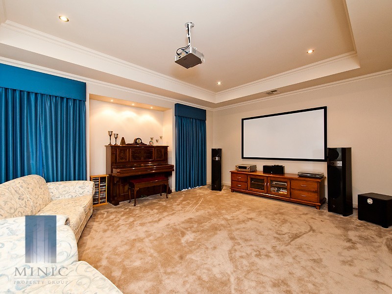 106 Barbican Street East, Shelley WA 6148