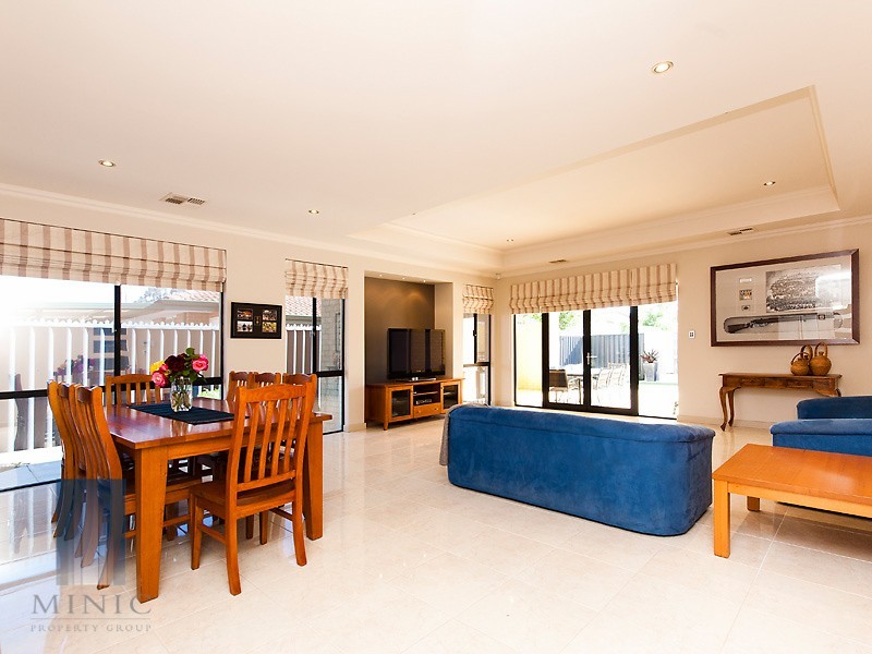 106 Barbican Street East, Shelley WA 6148