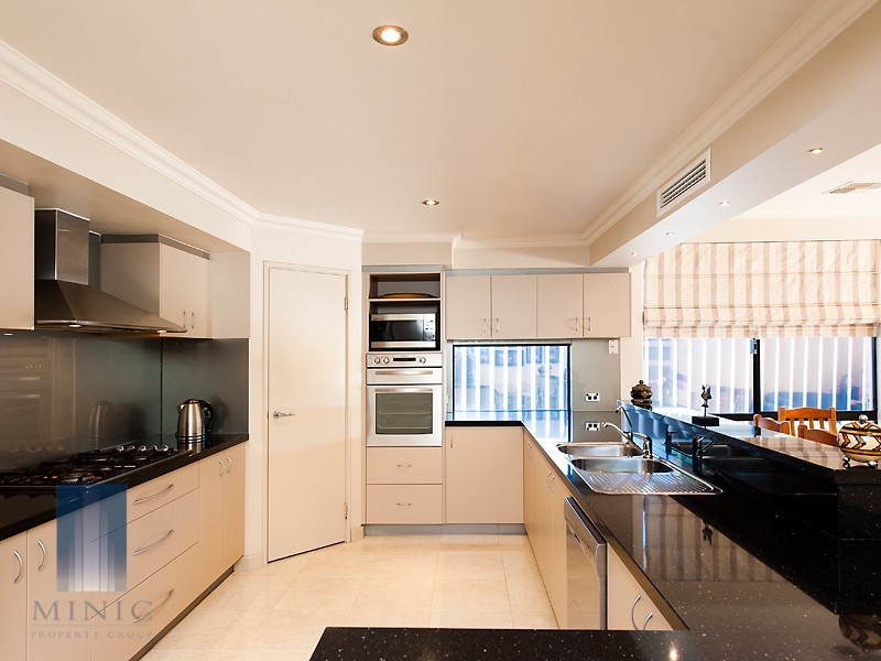 106 Barbican Street East, Shelley WA 6148