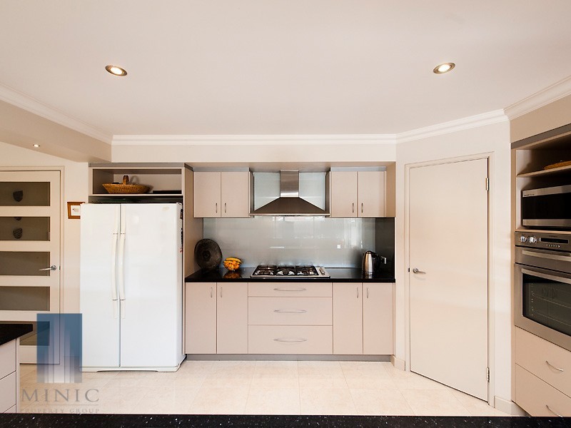 106 Barbican Street East, Shelley WA 6148