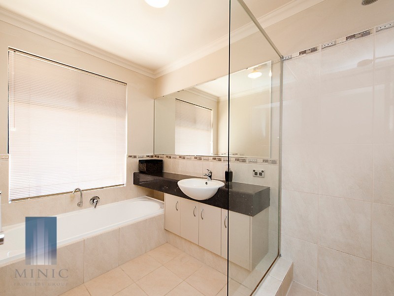 106 Barbican Street East, Shelley WA 6148