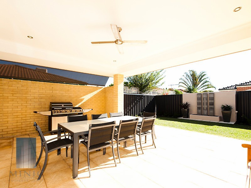 106 Barbican Street East, Shelley WA 6148