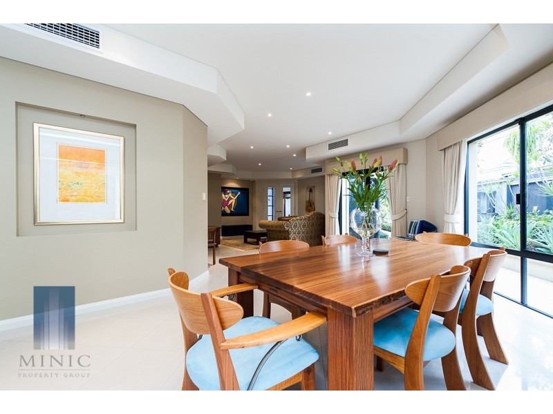 3 Crowley Vista, Salter Point WA 6152
