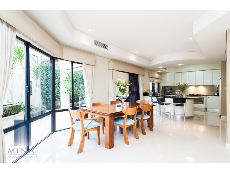 3 Crowley Vista, Salter Point WA 6152