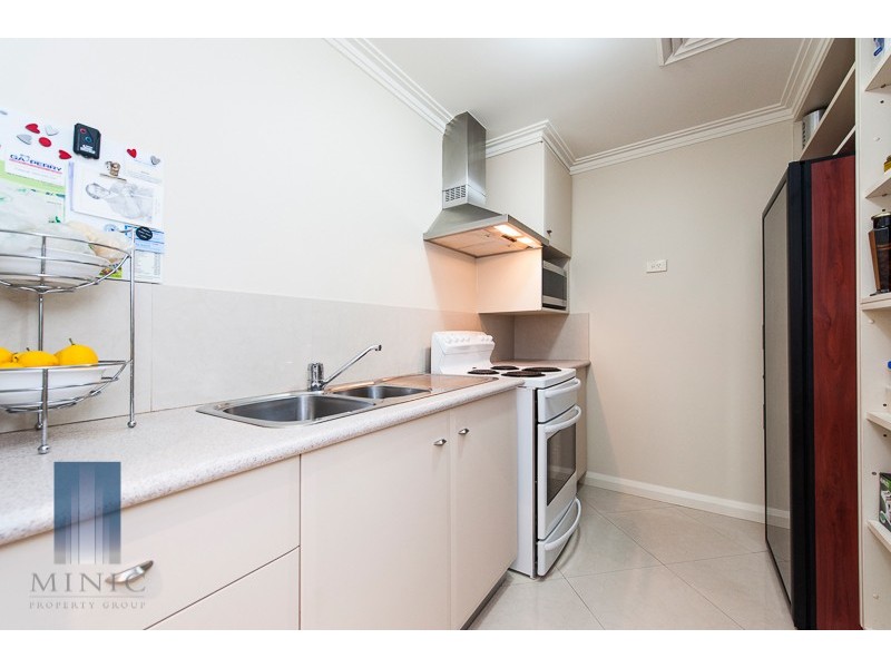 3 Crowley Vista, Salter Point WA 6152