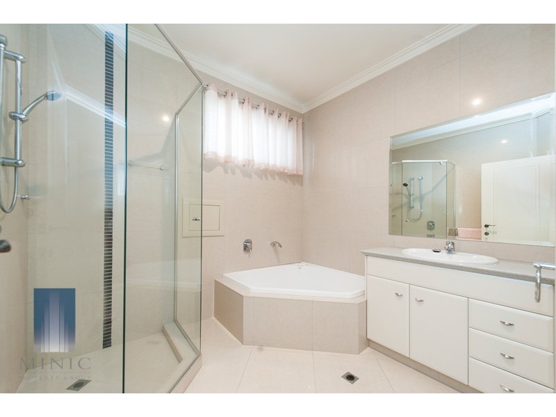 3 Crowley Vista, Salter Point WA 6152