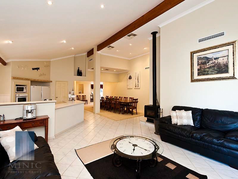 3 Looranah Street, Mount Nasura WA 6112