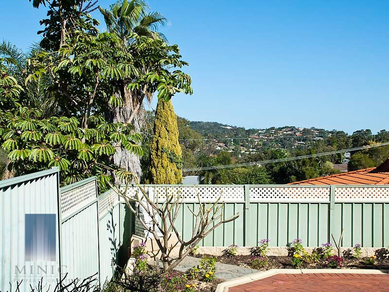 3 Looranah Street, Mount Nasura WA 6112