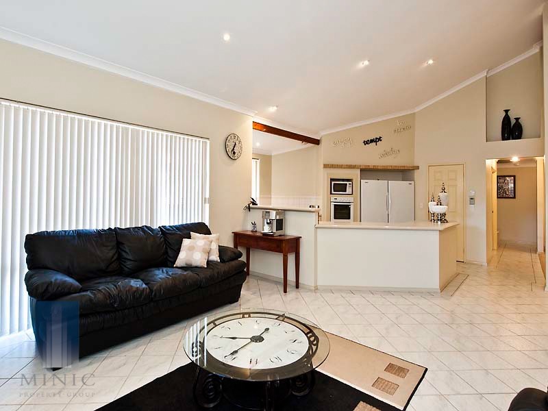 3 Looranah Street, Mount Nasura WA 6112