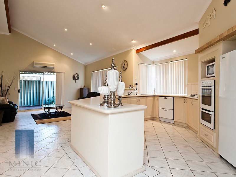 3 Looranah Street, Mount Nasura WA 6112