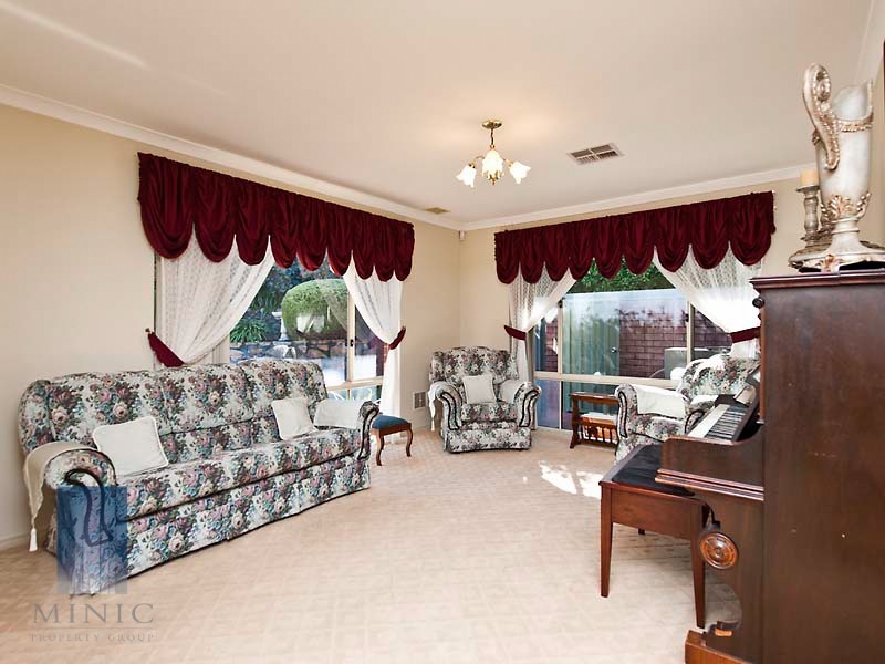 3 Looranah Street, Mount Nasura WA 6112