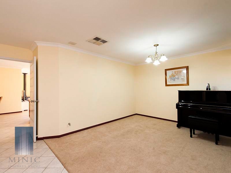 46 Tea Tree Way, Thornlie WA 6108